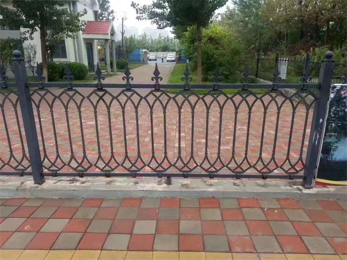 山東瑪鋼球墨護(hù)欄案例